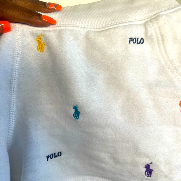 Women’s polos shorts. Authentic and excellent condition. True to size. - Picture 4 of 5